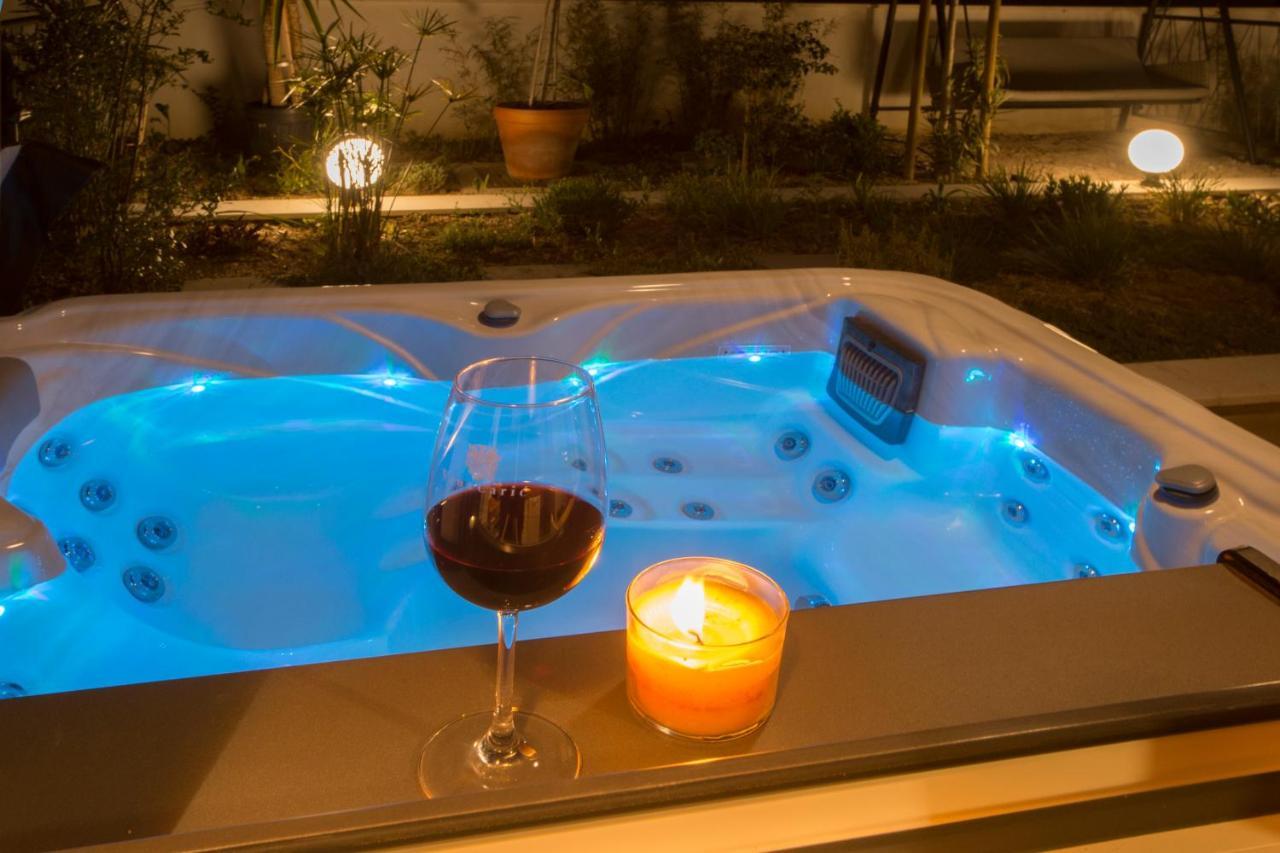 Studio And Hot Tub Split Eksteriør bilde